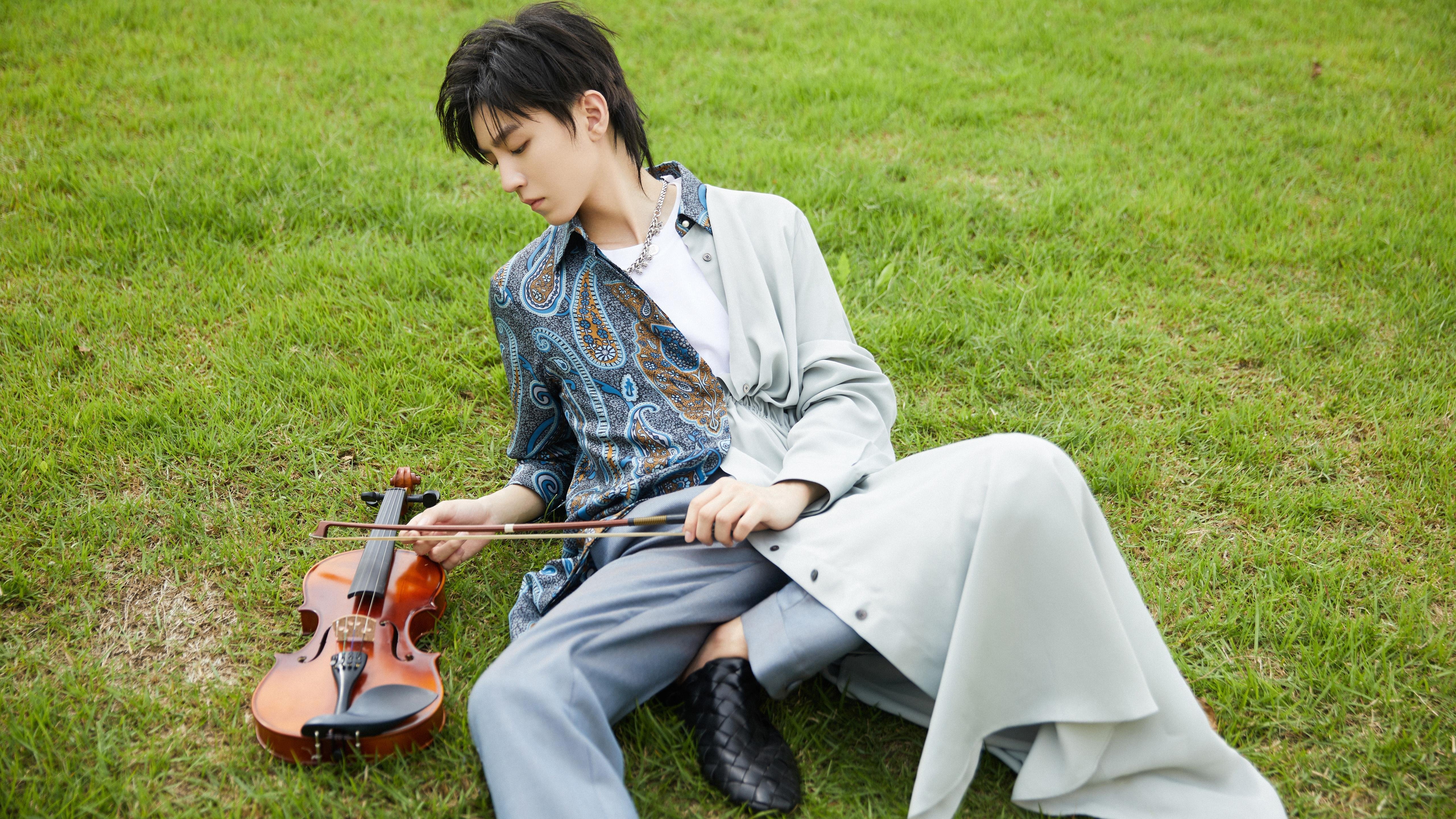 美国反曲弓男队在世界杯赛中获得金牌，反曲弓世界冠军